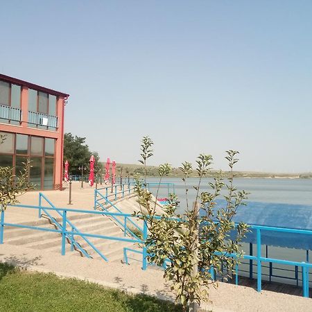 Complex Domneasca Hotel Seimeni Екстериор снимка