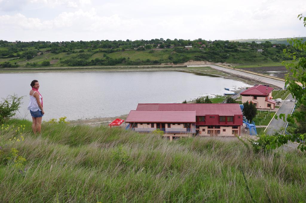 Complex Domneasca Hotel Seimeni Екстериор снимка