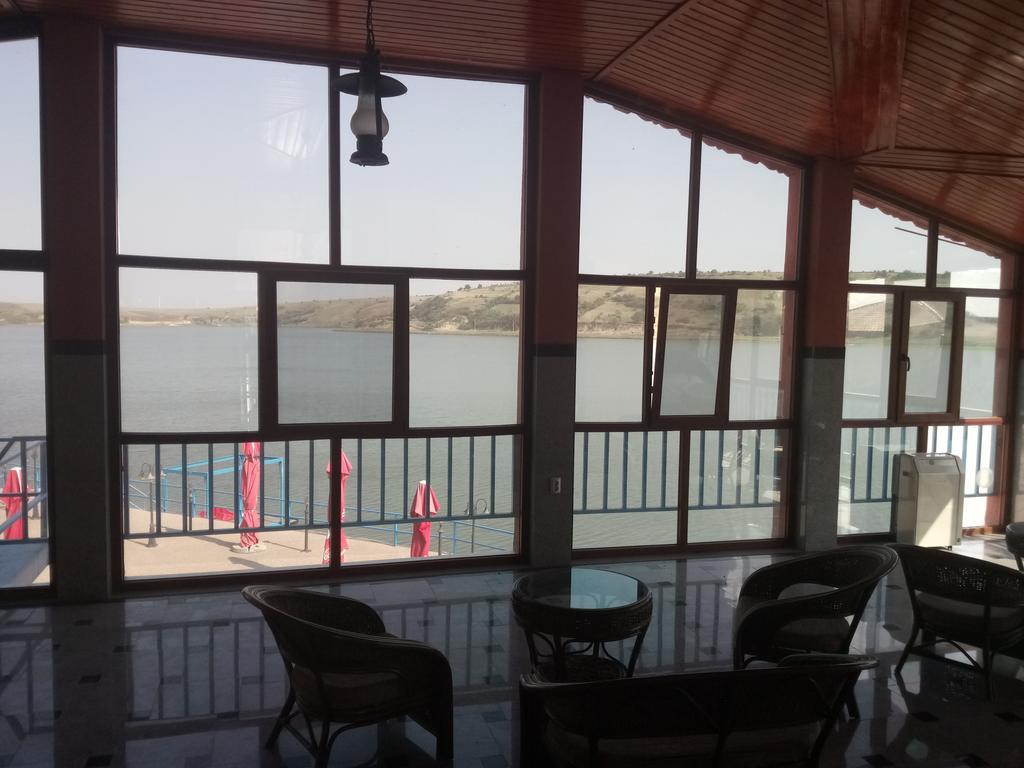 Complex Domneasca Hotel Seimeni Екстериор снимка